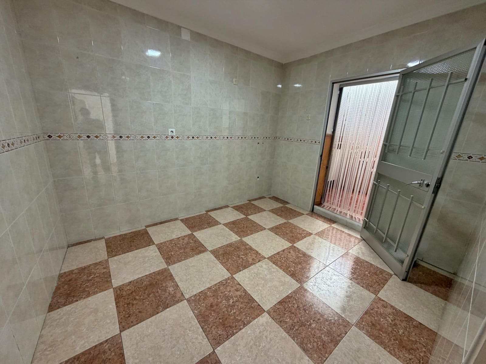 Chalet de 5 habitaciones en Málaga ciudad en venta - 320.000 € (Ref: 9625582)