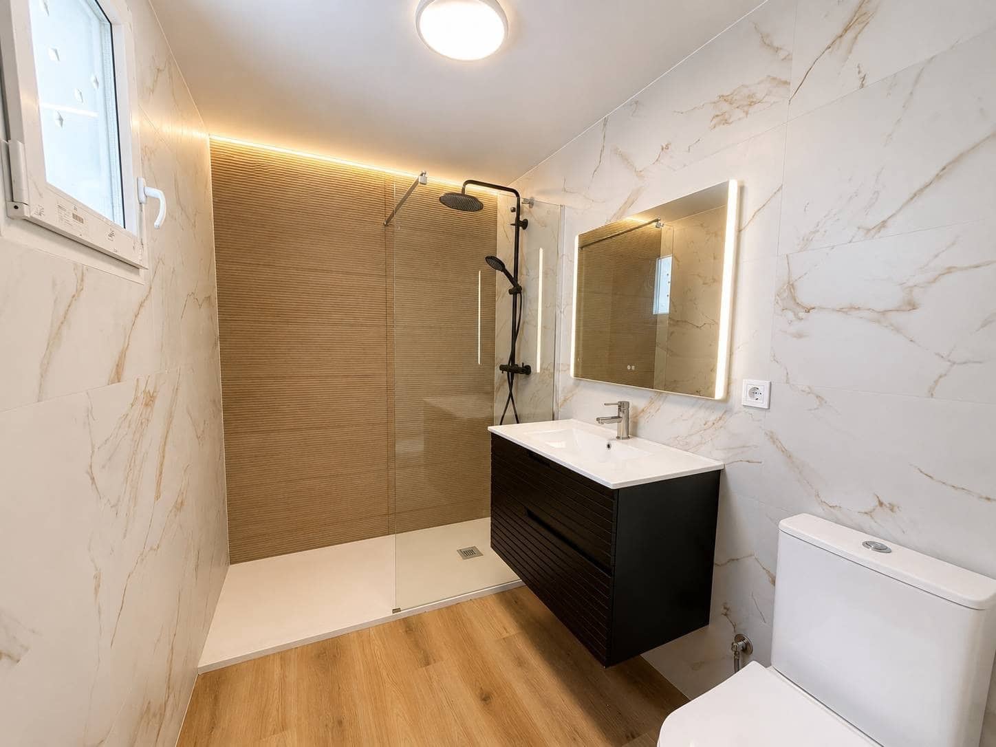 3 sovrum Semi-fristående Villa till salu i Orihuela Costa med pool - 239 000 € (Ref: 10010162)