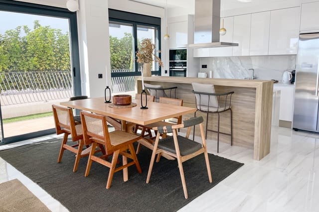 Apartamento de 3 habitaciones en Platja Vila Joiosa - Platja de Torres, La Villajoyosa / Vila Joiosa en venta con piscina garaje - 1.390.000 € (Ref: 10010167)
