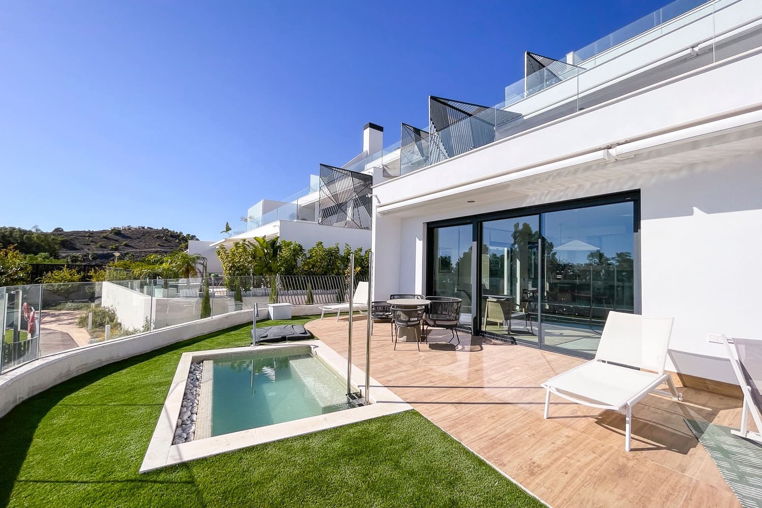 Apartamento de 3 habitaciones en La Villajoyosa / Vila Joiosa en venta con piscina garaje - 1.390.000 € (Ref: 10010167)