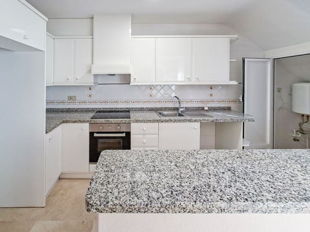 2 soverom Kjedet enebolig til salgs i Villamartin, Orihuela med svømmebasseng - € 215 000 (Ref: 10010171)