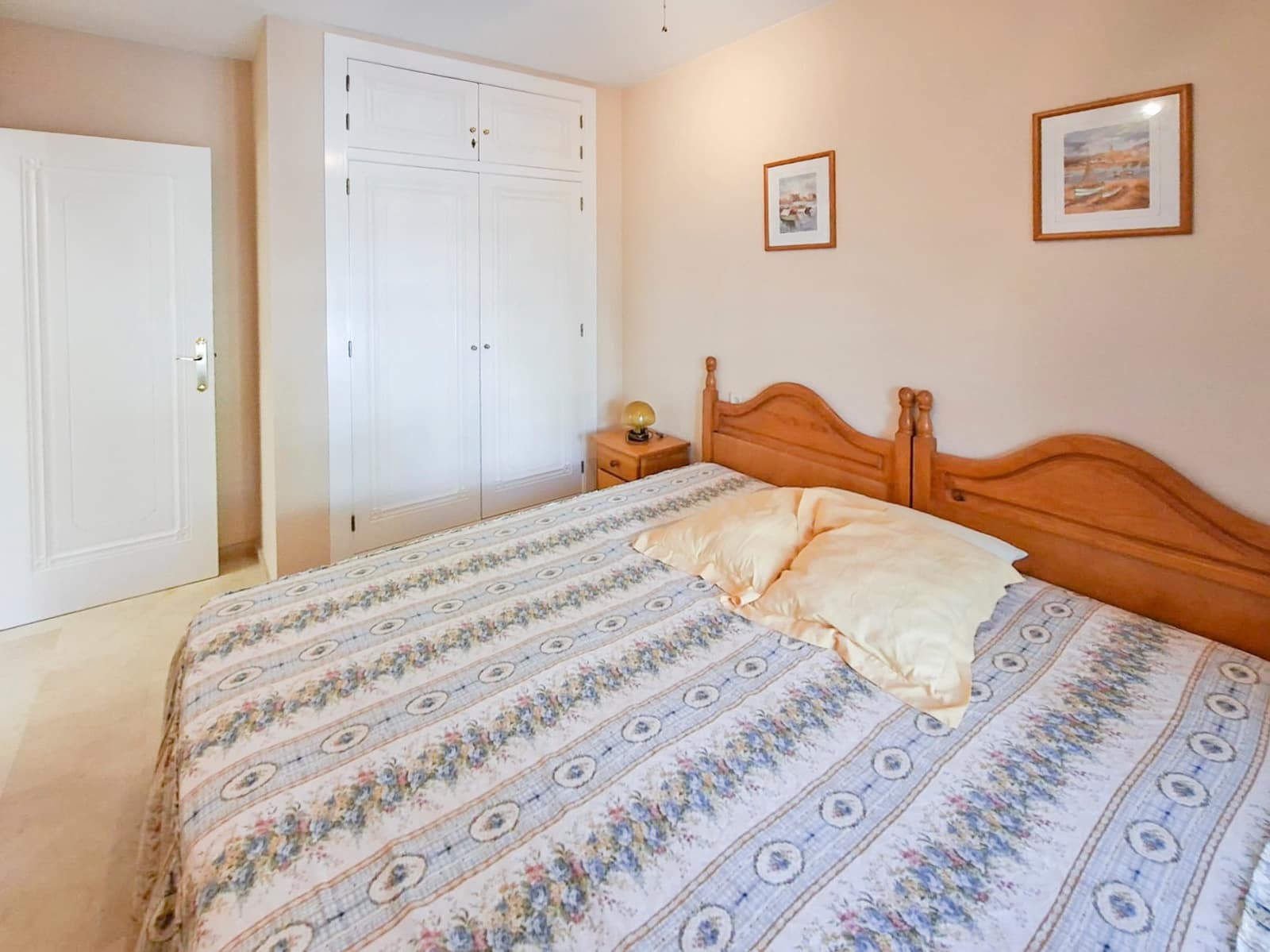 2 makuuhuone Paritalo myytävänä paikassa Villamartin mukana uima-altaan - 215 000 € (Ref: 10010171)