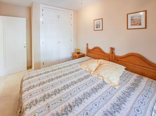 2 soverom Kjedet enebolig til salgs i Villamartin, Orihuela med svømmebasseng - € 215 000 (Ref: 10010171)