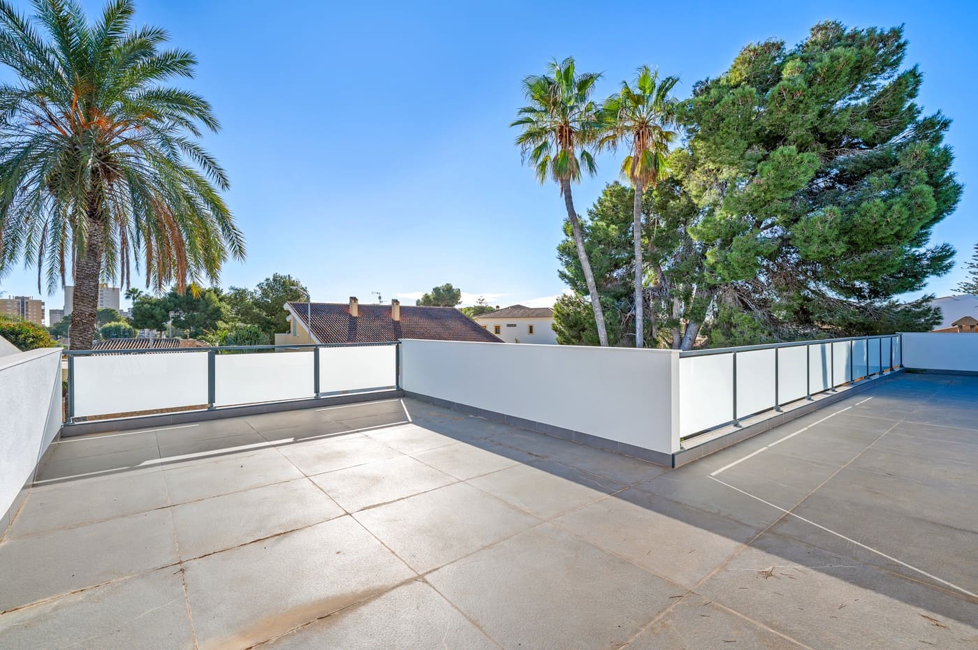 Chalet de 4 habitaciones en Campoamor en venta con piscina garaje - 985.000 € (Ref: 10010172)