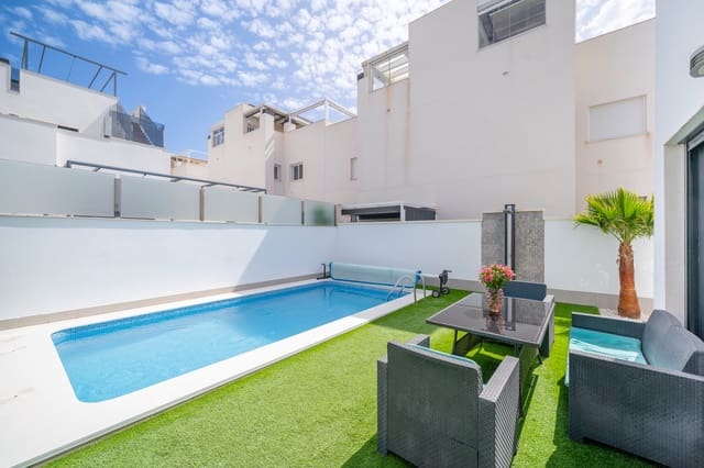 5 bedroom Villa for sale in Parque Acuático - Sector 25, Torrevieja with pool - € 559,000 (Ref: 10010179)