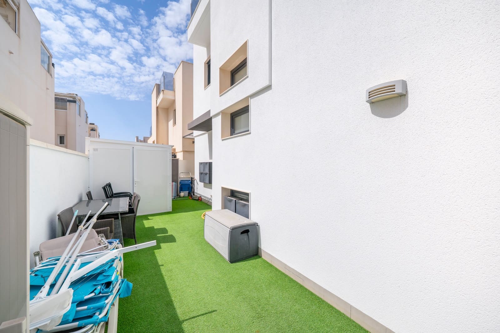 5 bedroom Villa for sale in Torrevieja with pool - € 559,000 (Ref: 10010179)