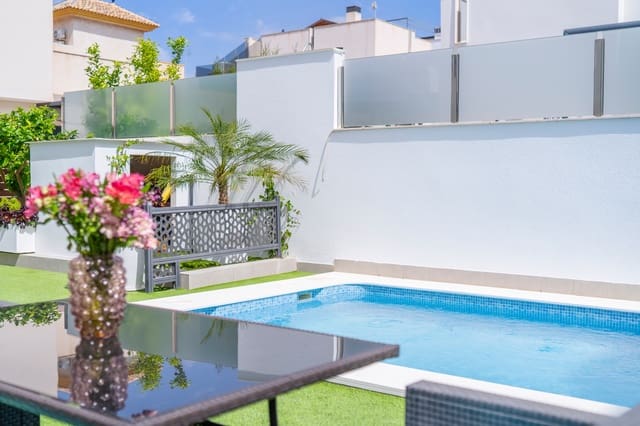 5 bedroom Villa for sale in Parque Acuático - Sector 25, Torrevieja with pool - € 559,000 (Ref: 10010179)