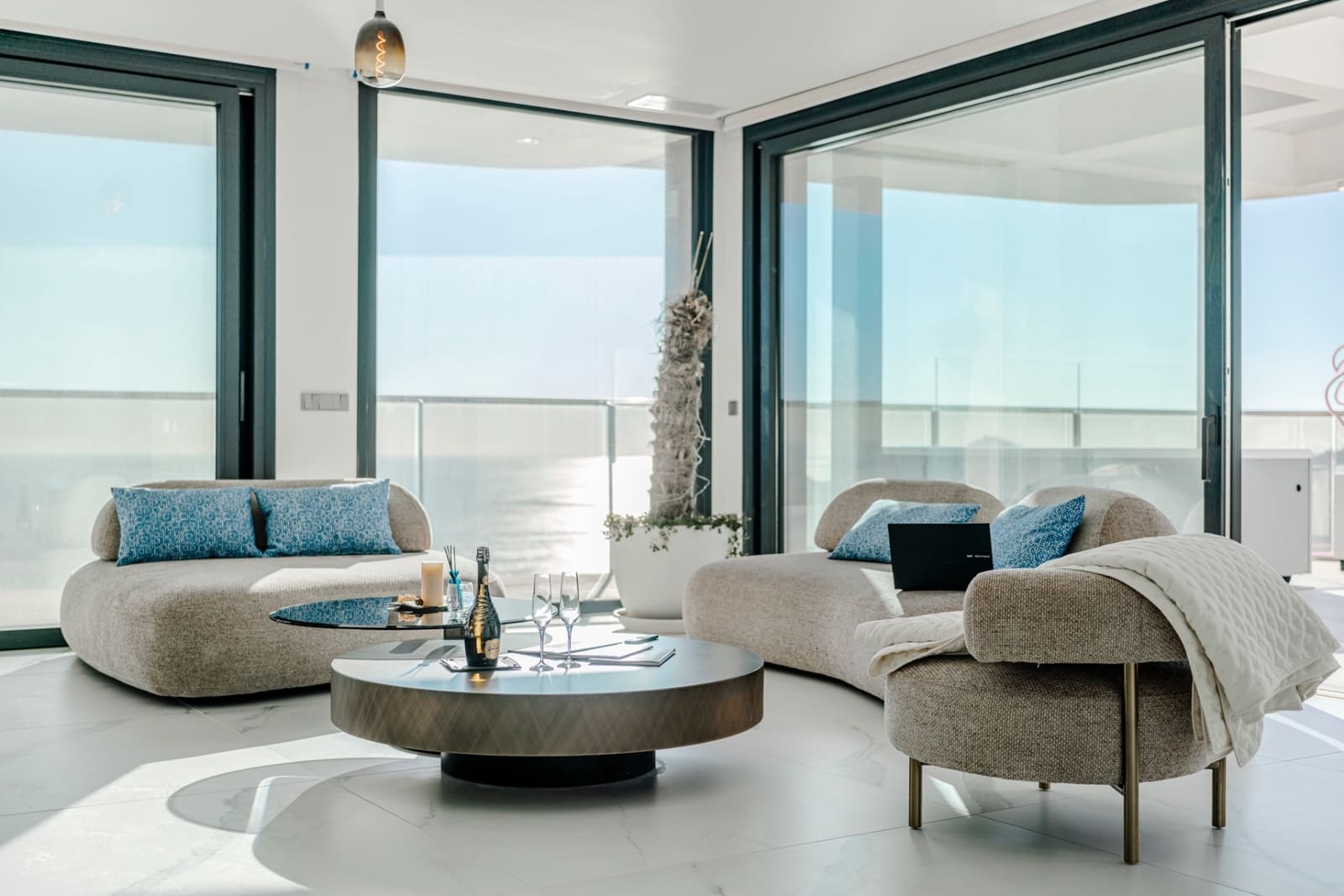 3 bedroom Apartment for sale in Benidorm with pool garage - € 1,550,000 (Ref: 10010181)