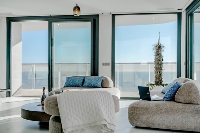 3 chambre Appartement à vendre à Playa Poniente, Benidorm avec piscine garage - 1 550 000 € (Ref: 10010181)