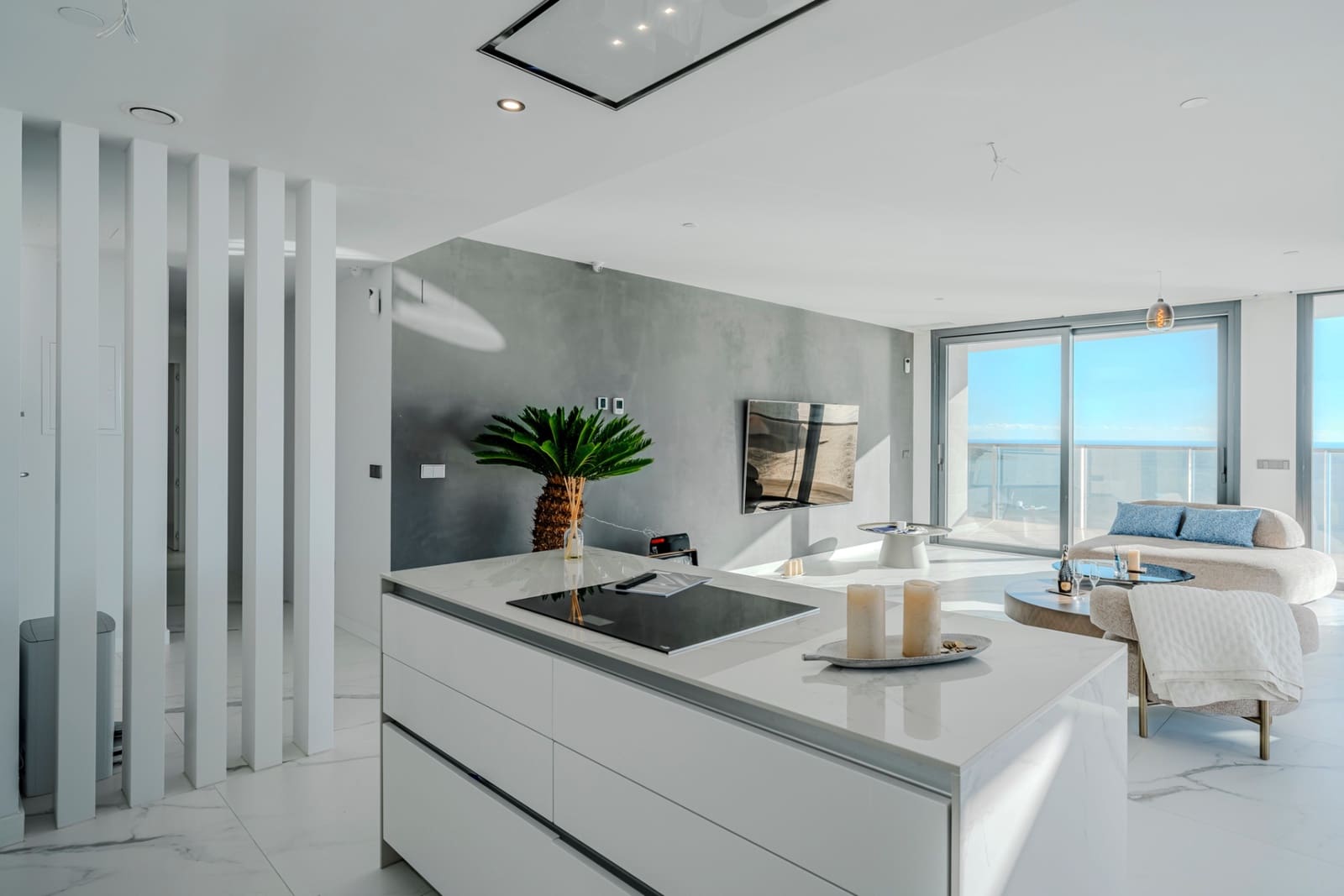 3 bedroom Apartment for sale in Benidorm with pool garage - € 1,550,000 (Ref: 10010181)
