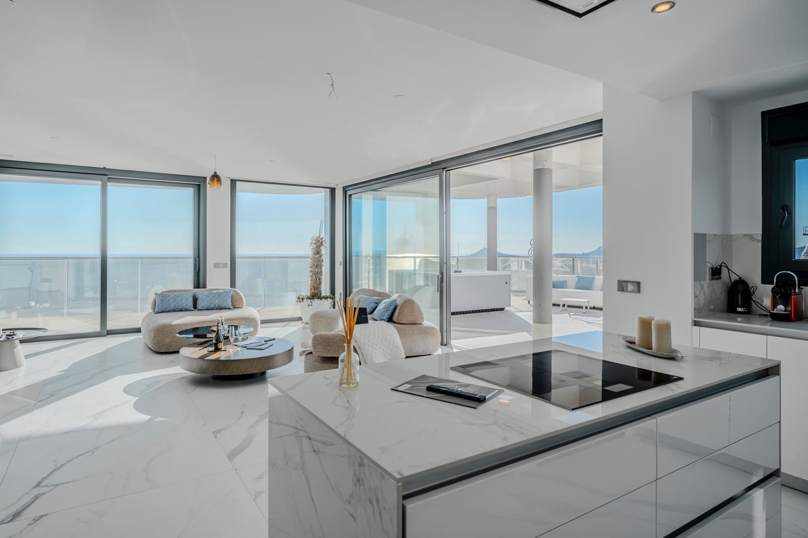 3 bedroom Apartment for sale in Benidorm with pool garage - € 1,550,000 (Ref: 10010181)