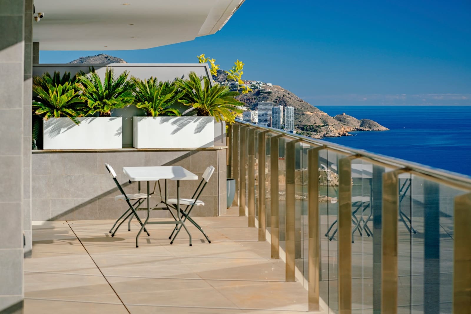 3 bedroom Apartment for sale in Benidorm with pool garage - € 1,550,000 (Ref: 10010181)
