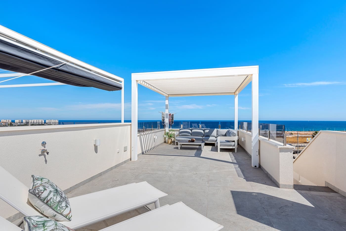Apartamento de 3 habitaciones en Orihuela Costa en venta con piscina garaje - 1.115.000 € (Ref: 10010183)