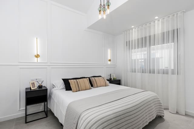 Chalet de 3 habitaciones en El Chaparral, Torrevieja en venta con piscina - 499.000 € (Ref: 10010184)