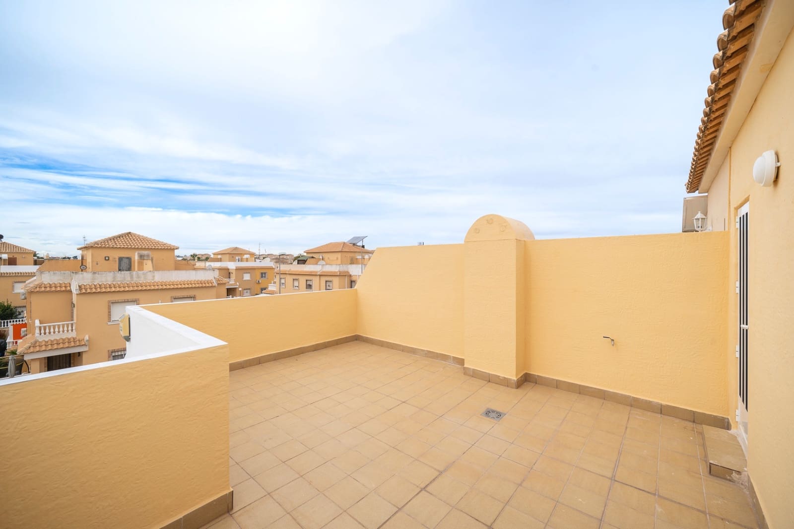 3 bedroom Semi-detached Villa for sale in Ciudad Quesada with pool - € 265,000 (Ref: 10010185)