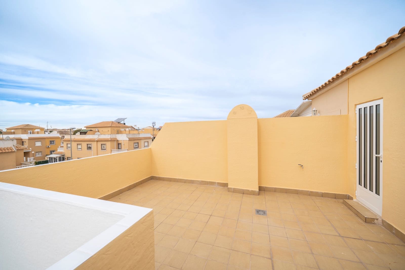 3 bedroom Semi-detached Villa for sale in Ciudad Quesada with pool - € 265,000 (Ref: 10010185)