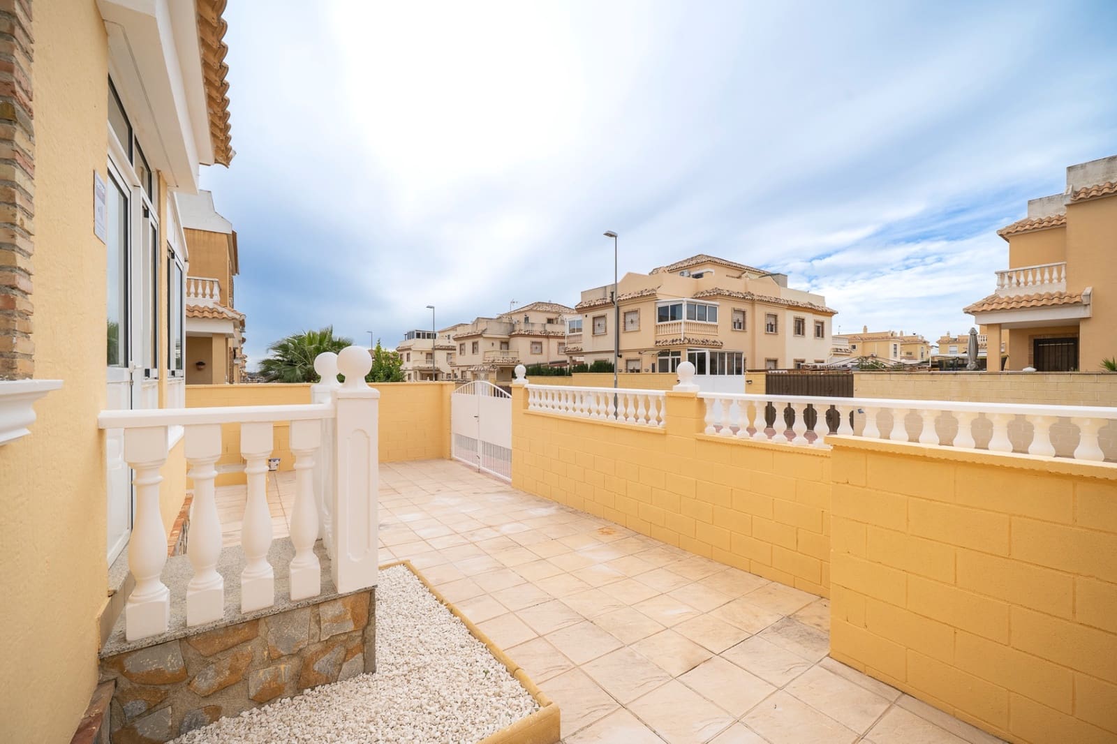 3 bedroom Semi-detached Villa for sale in Ciudad Quesada with pool - € 265,000 (Ref: 10010185)