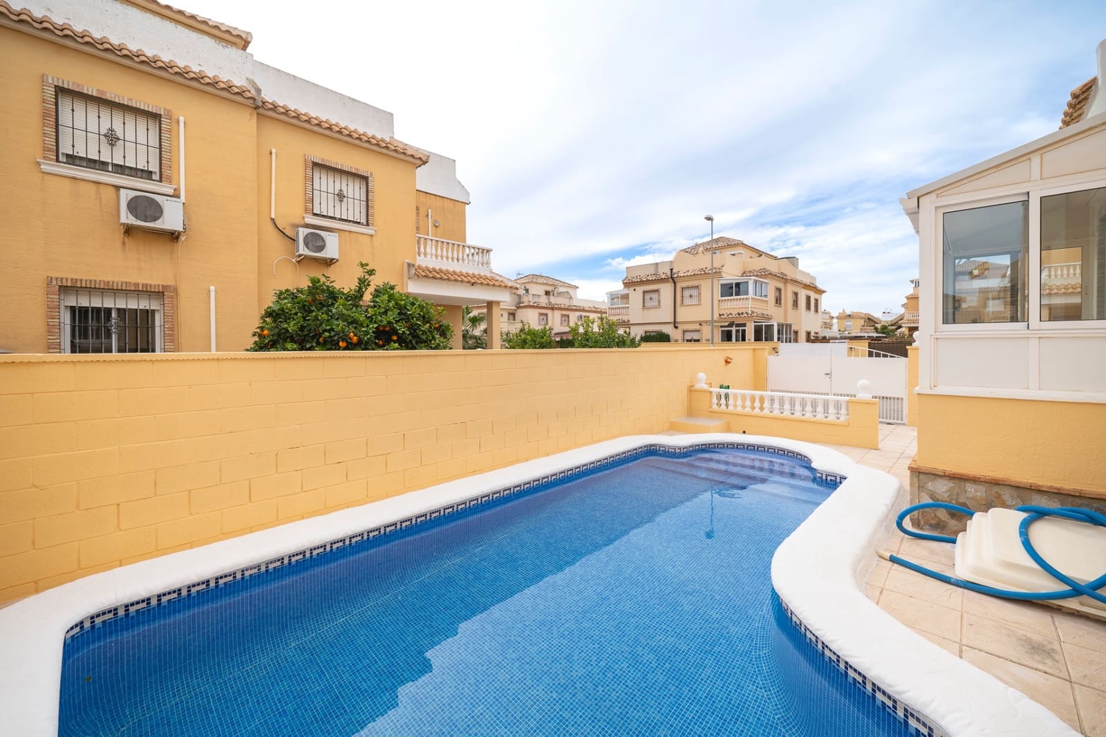 3 bedroom Semi-detached Villa for sale in Ciudad Quesada with pool - € 265,000 (Ref: 10010185)
