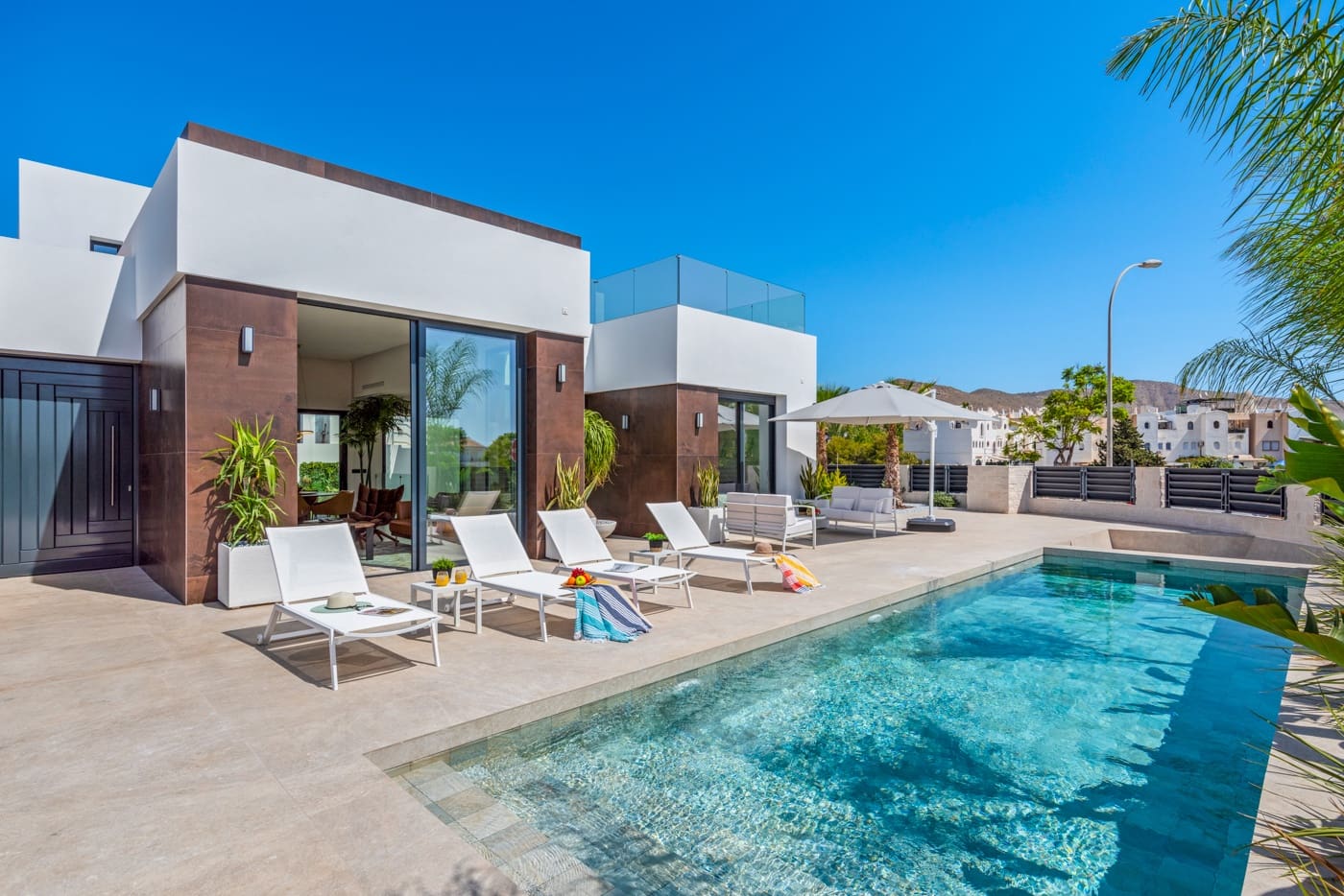 4 soverom Villa til salgs i El Campello med svømmebasseng garasje - € 1 390 000 (Ref: 10010186)