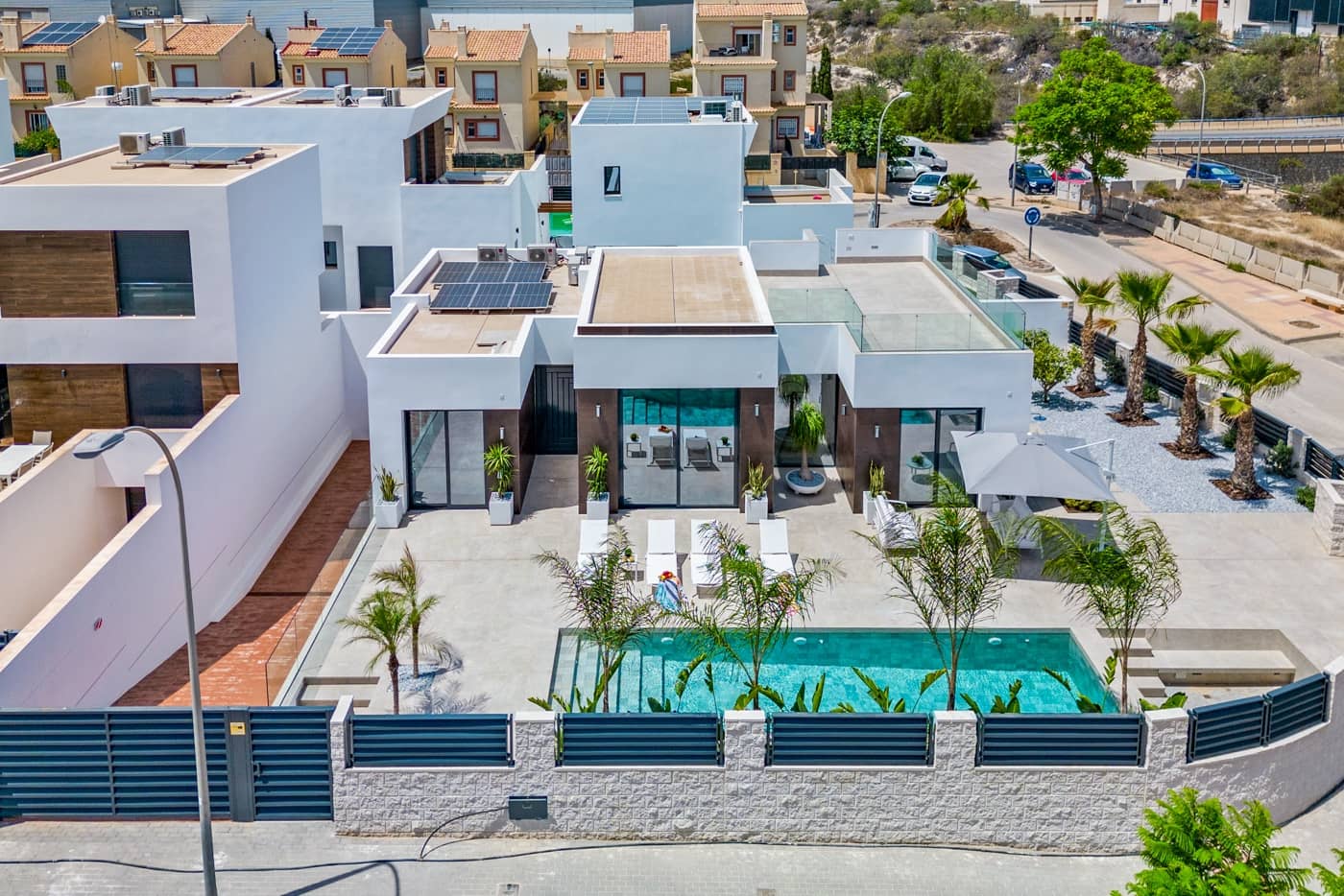 4 soverom Villa til salgs i El Campello med svømmebasseng garasje - € 1 390 000 (Ref: 10010186)