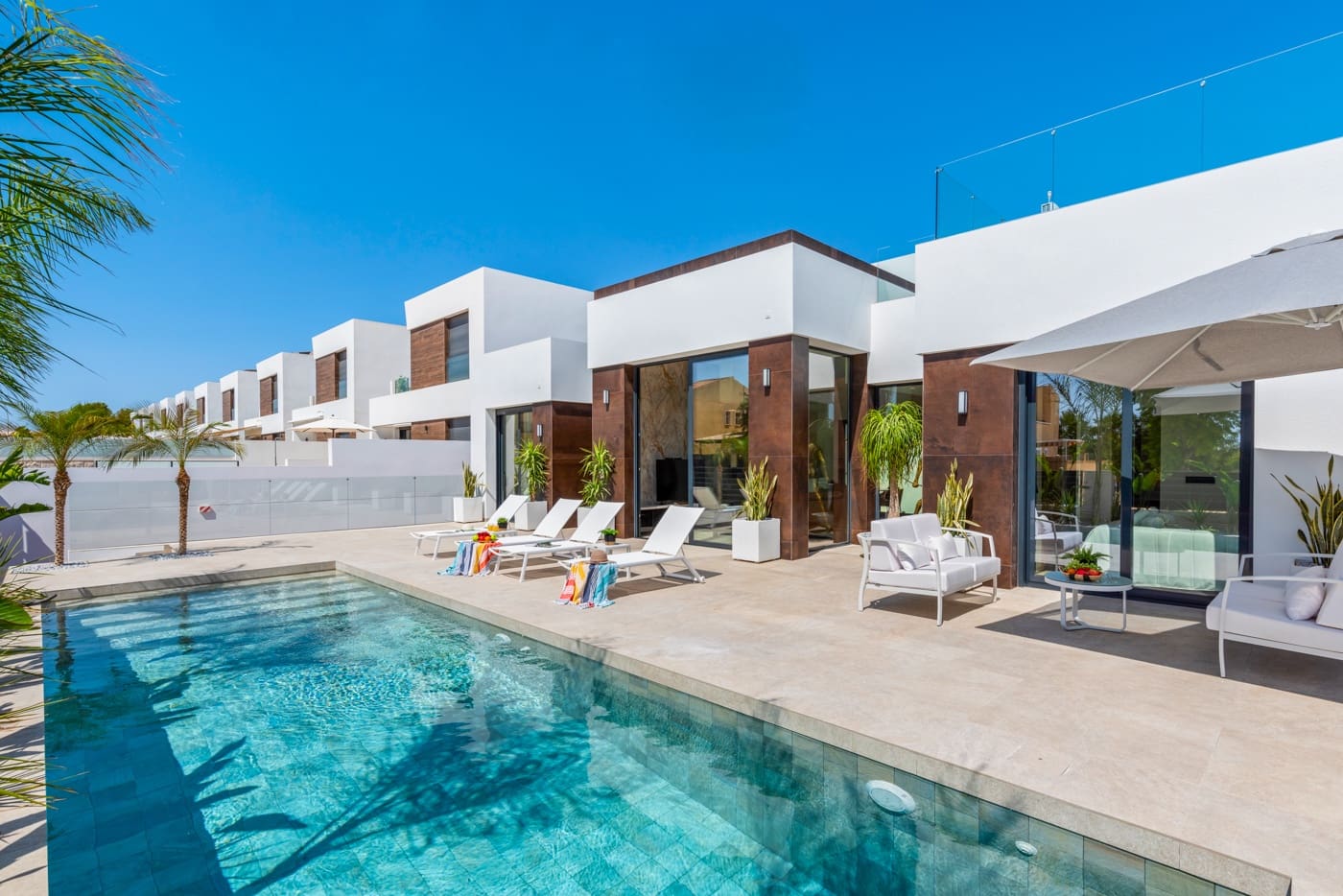 4 soverom Villa til salgs i El Campello med svømmebasseng garasje - € 1 390 000 (Ref: 10010186)