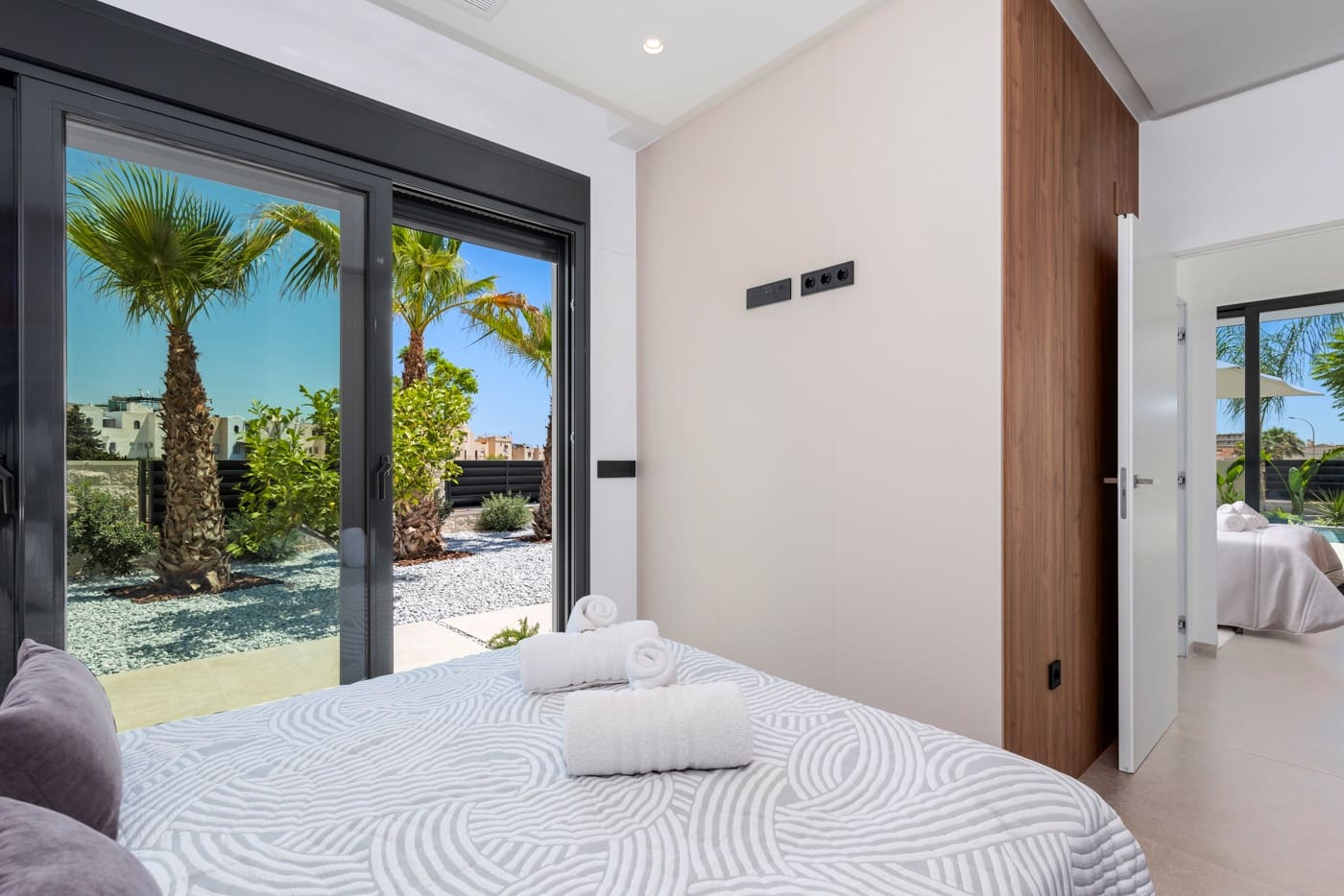 4 soverom Villa til salgs i El Campello med svømmebasseng garasje - € 1 390 000 (Ref: 10010186)