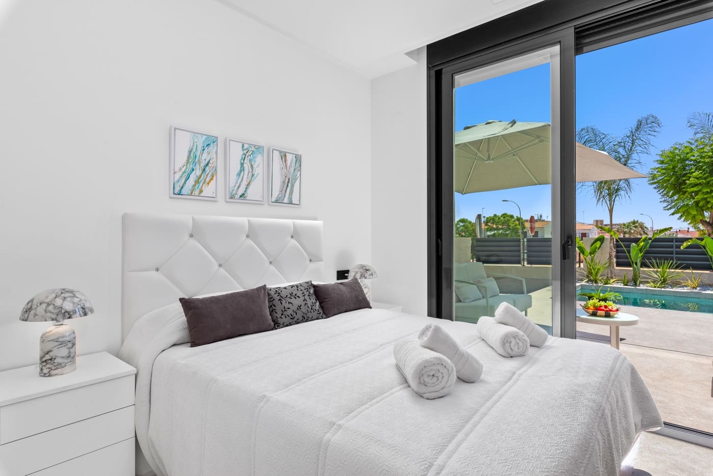 4 soverom Villa til salgs i El Campello med svømmebasseng garasje - € 1 390 000 (Ref: 10010186)