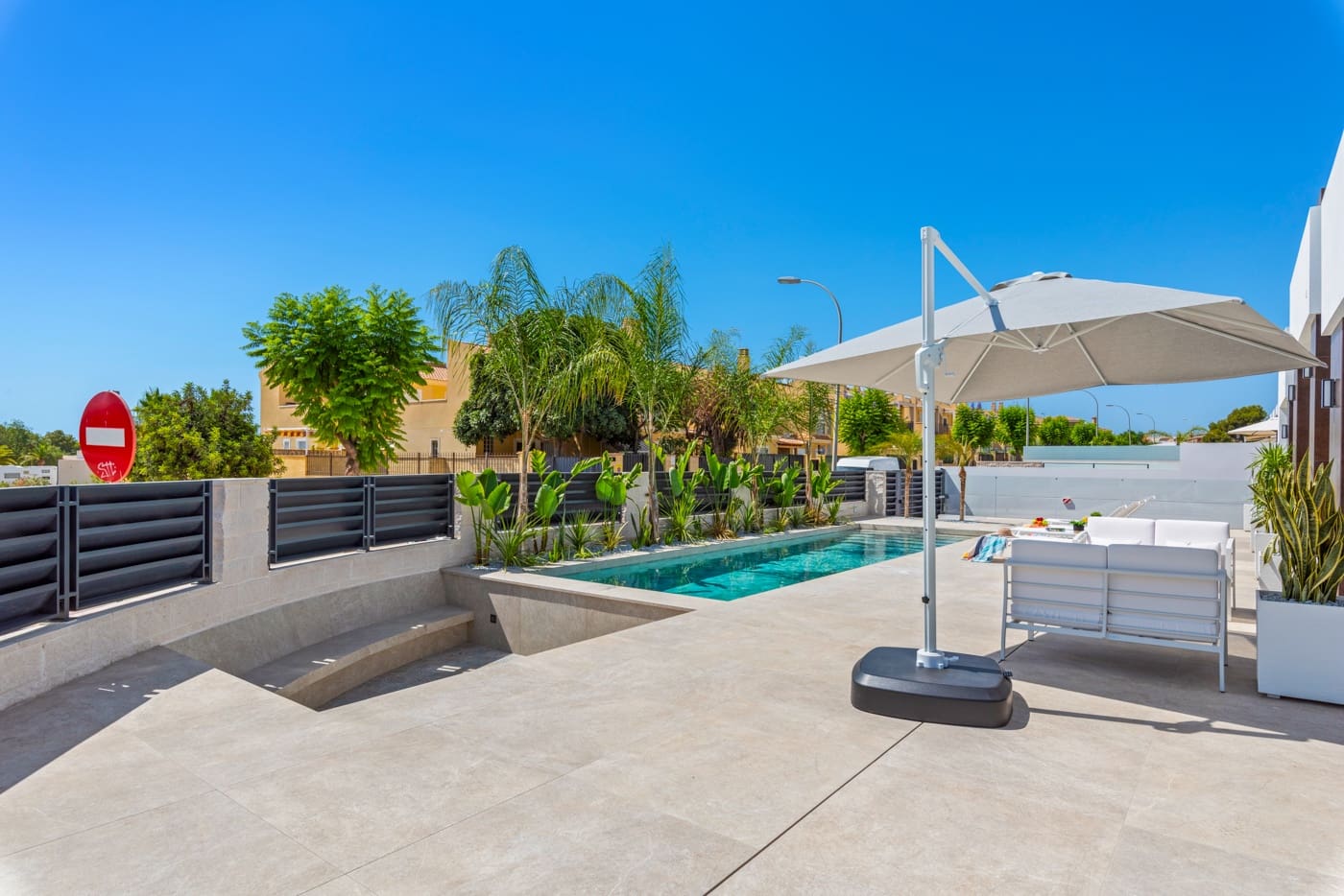 4 soverom Villa til salgs i El Campello med svømmebasseng garasje - € 1 390 000 (Ref: 10010186)