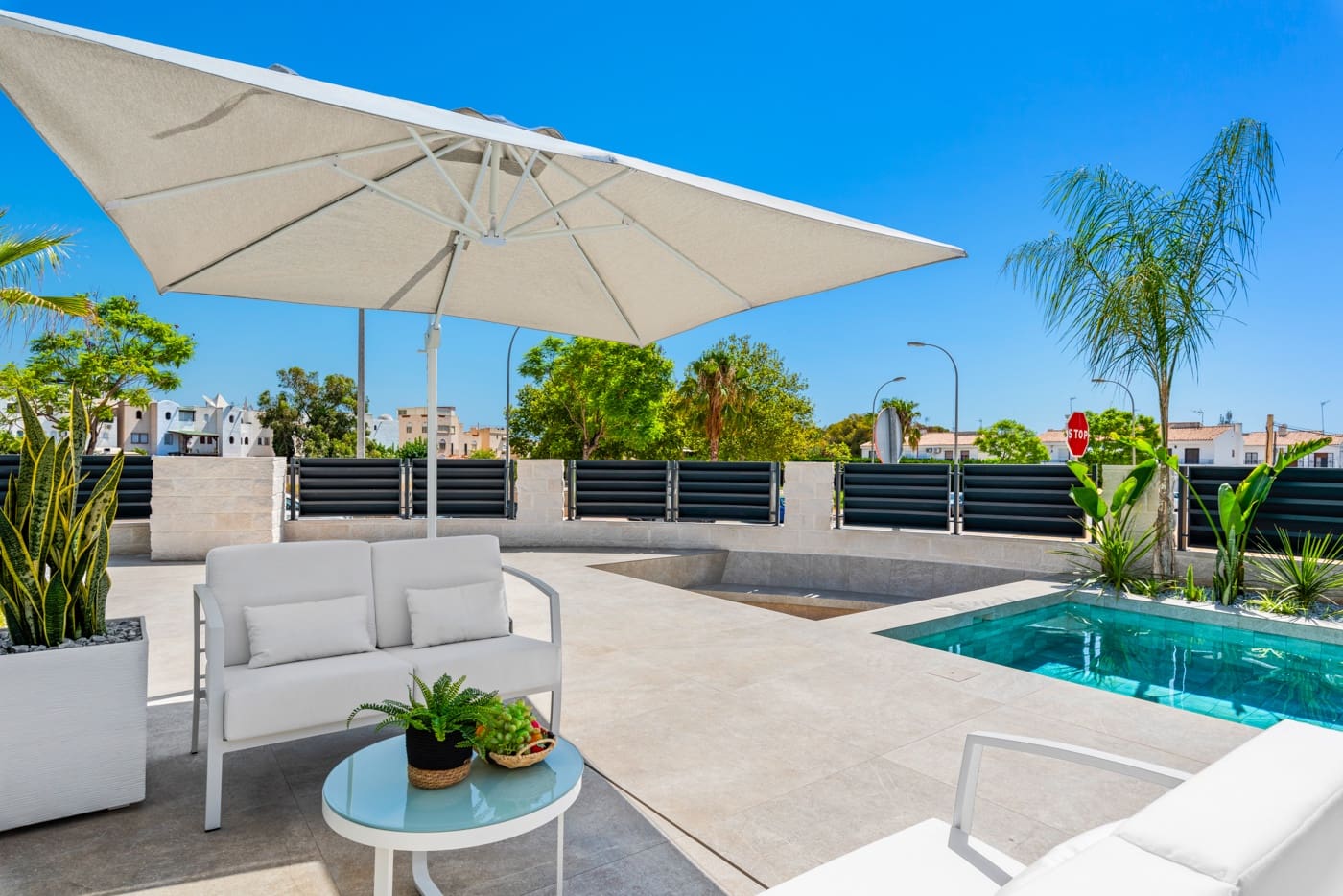 4 soverom Villa til salgs i El Campello med svømmebasseng garasje - € 1 390 000 (Ref: 10010186)