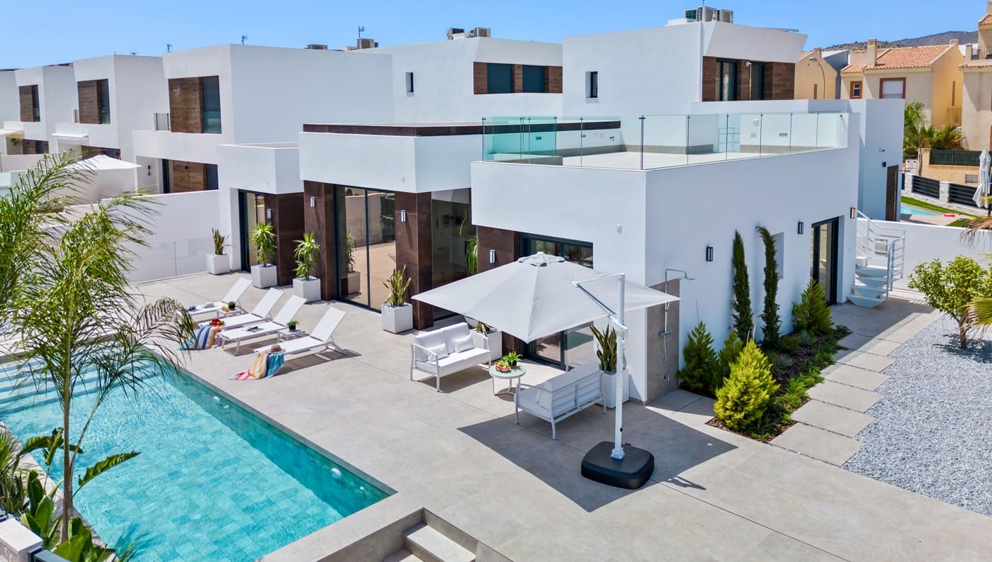 4 soverom Villa til salgs i El Campello med svømmebasseng garasje - € 1 390 000 (Ref: 10010186)