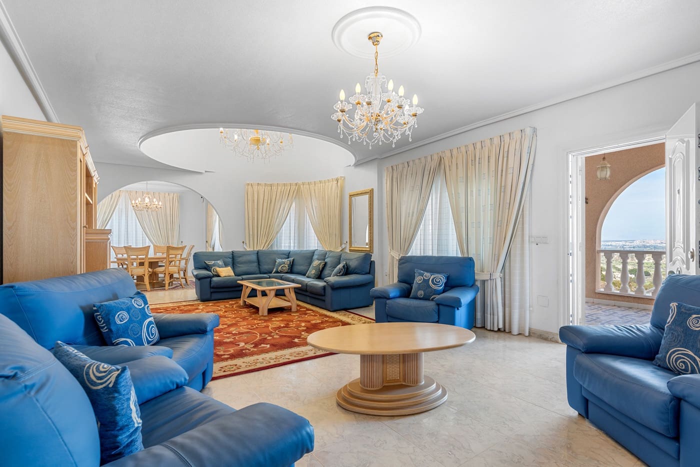 7 makuuhuone Huvila myytävänä paikassa Ciudad Quesada mukana uima-altaan - 690 000 € (Ref: 10010187)