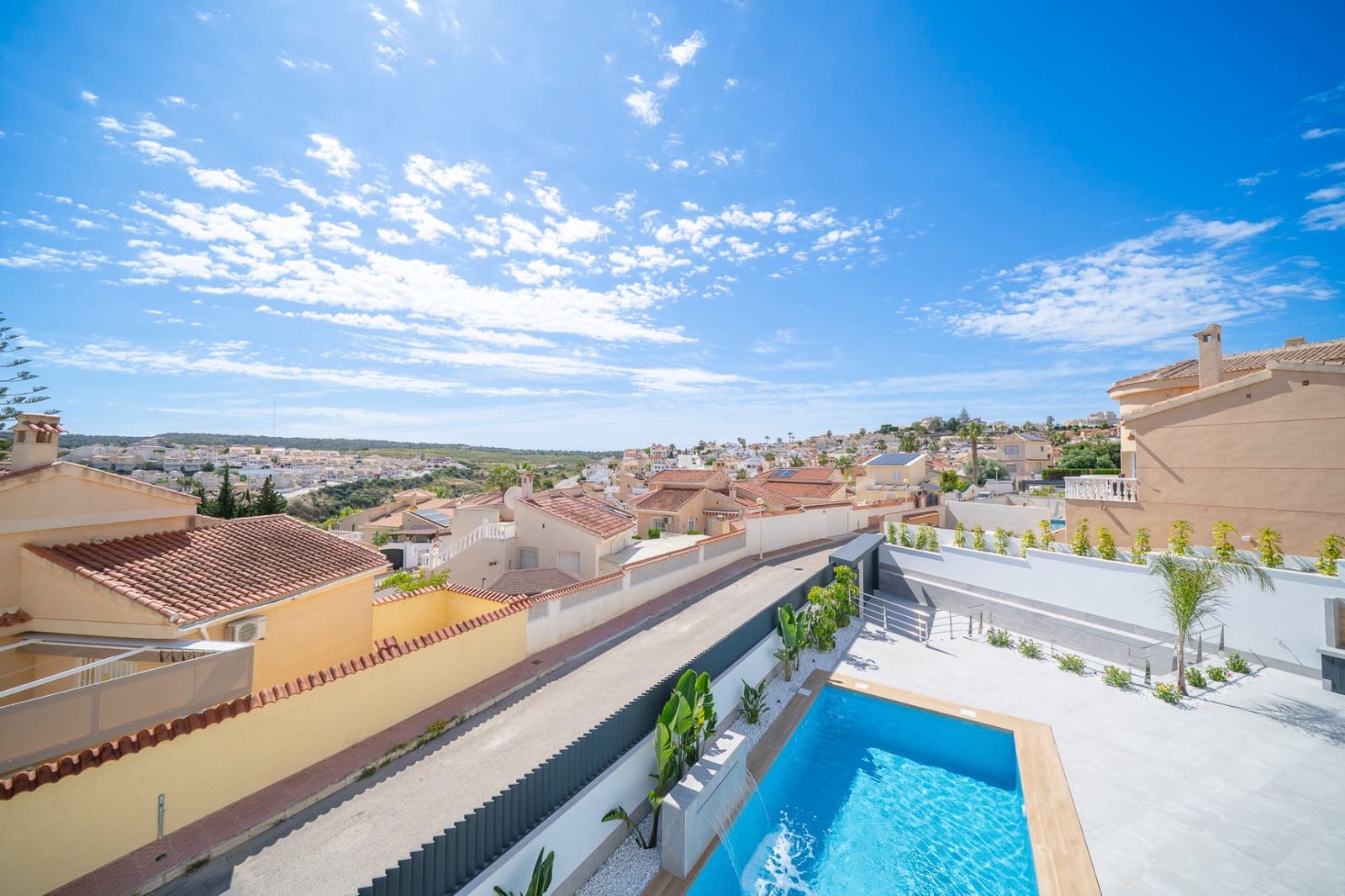 4 quarto Moradia para venda em Ciudad Quesada com piscina - 1 150 000 € (Ref: 10010191)