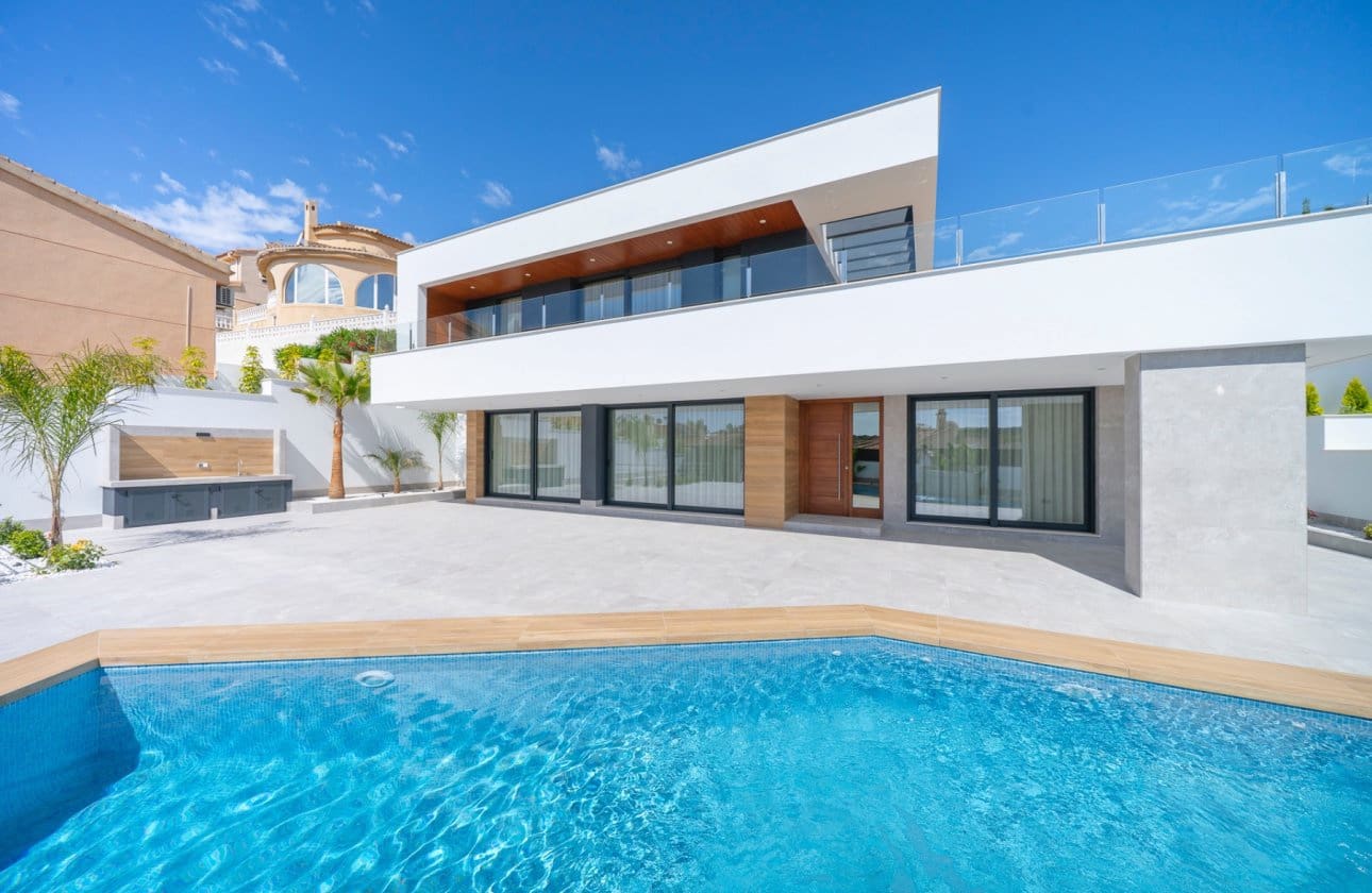4 chambre Villa/Maison à vendre à Ciudad Quesada avec piscine - 1 150 000 € (Ref: 10010191)