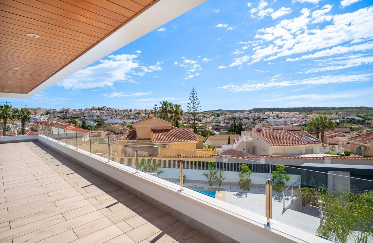 4 chambre Villa/Maison à vendre à Ciudad Quesada avec piscine - 1 150 000 € (Ref: 10010191)