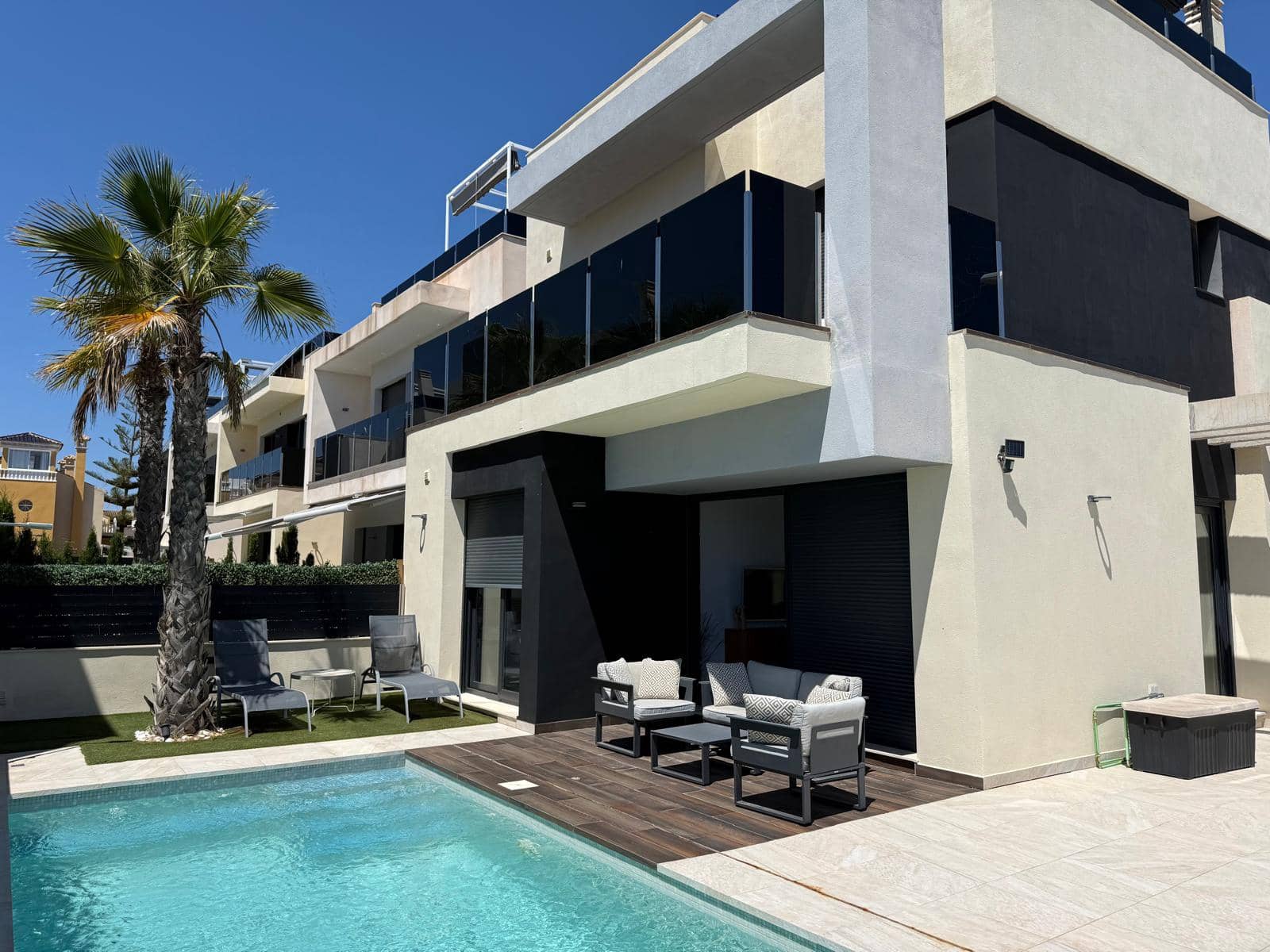 4 chambre Villa/Maison à vendre à Orihuela Costa avec piscine - 699 000 € (Ref: 10010193)