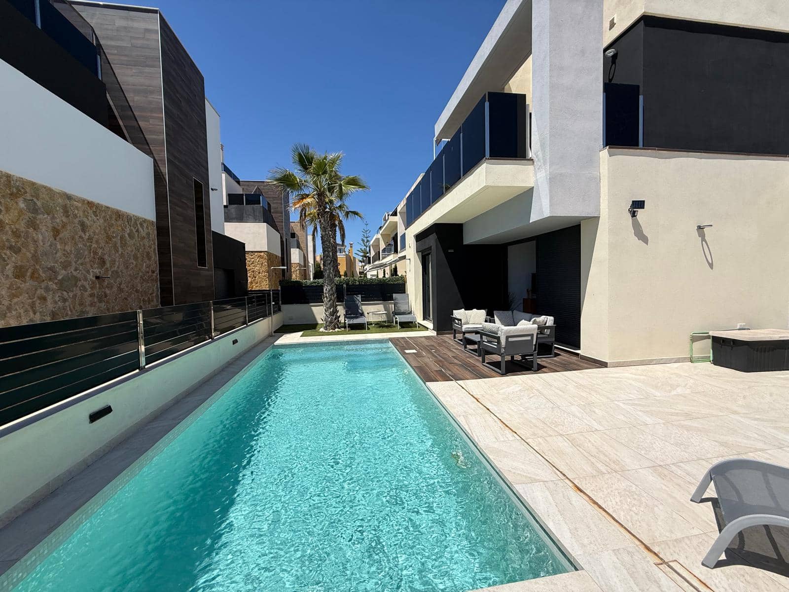 4 chambre Villa/Maison à vendre à Orihuela Costa avec piscine - 699 000 € (Ref: 10010193)