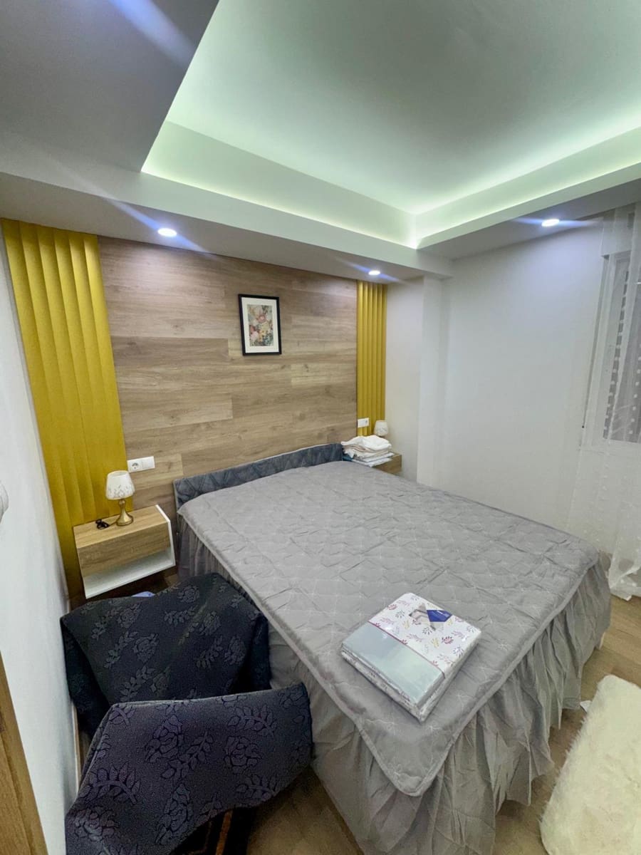 4 bedroom Apartment for sale in Torrevieja - € 285,000 (Ref: 10010201)