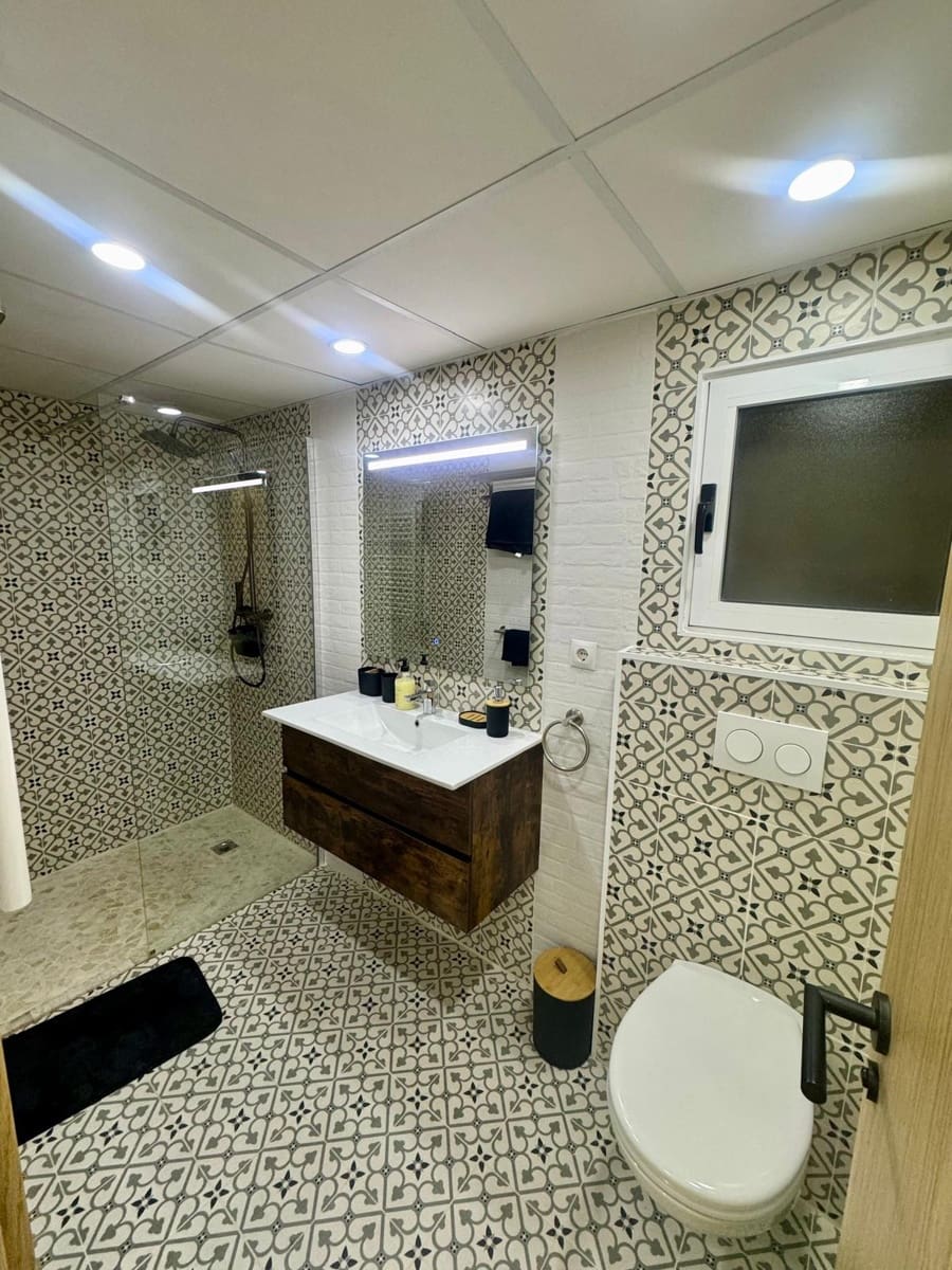 4 bedroom Apartment for sale in Torrevieja - € 285,000 (Ref: 10010201)