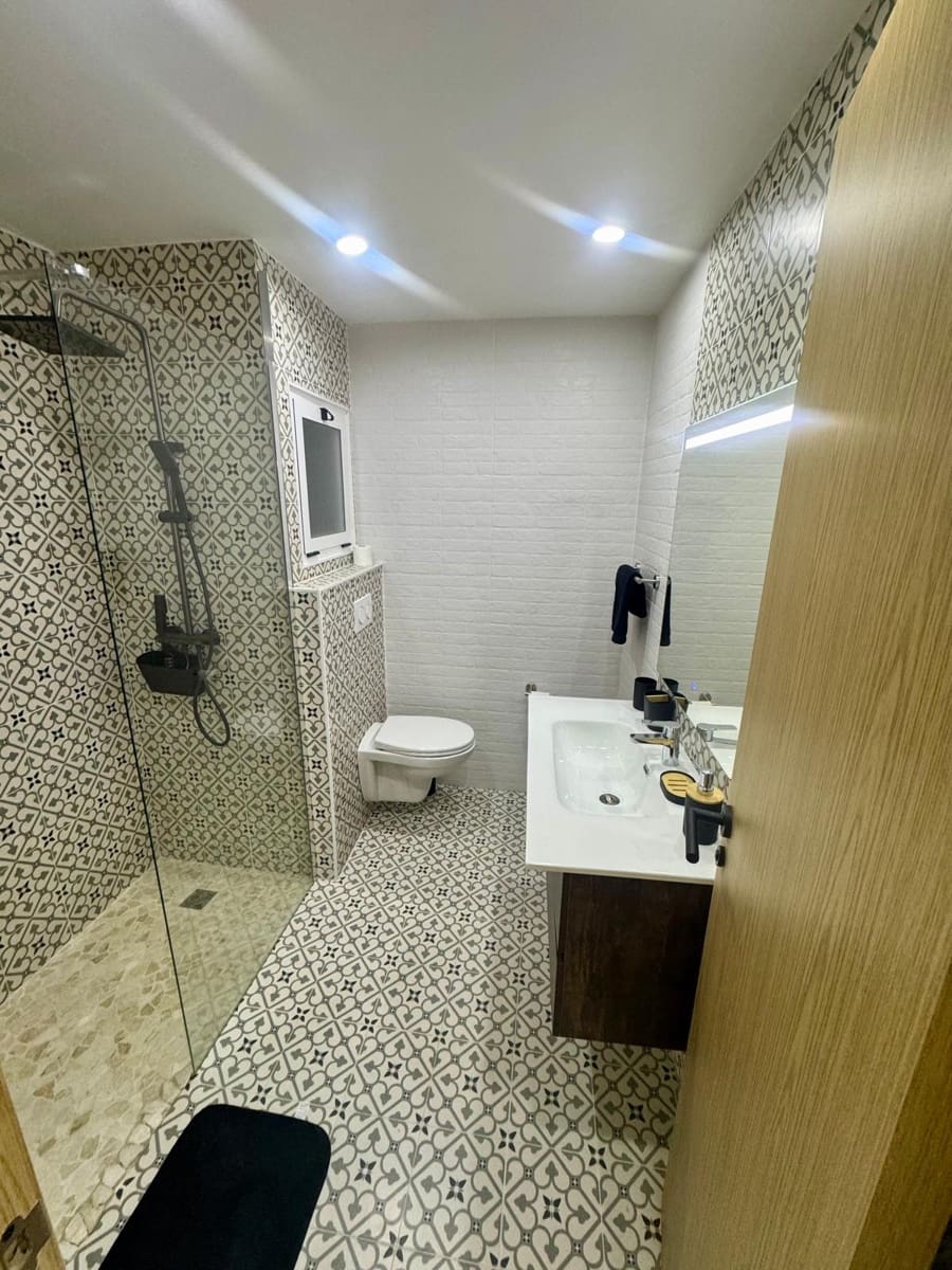 4 bedroom Apartment for sale in Torrevieja - € 285,000 (Ref: 10010201)