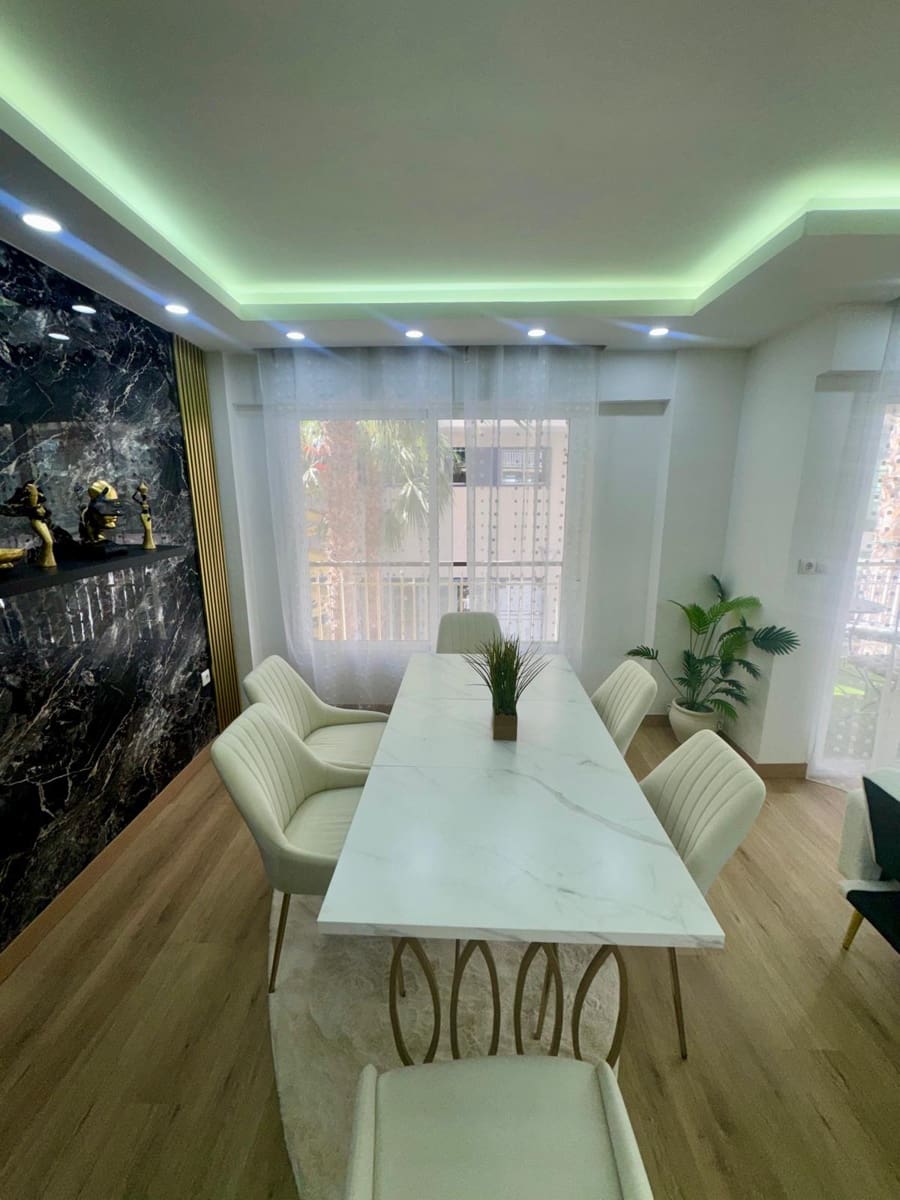 4 bedroom Apartment for sale in Torrevieja - € 285,000 (Ref: 10010201)
