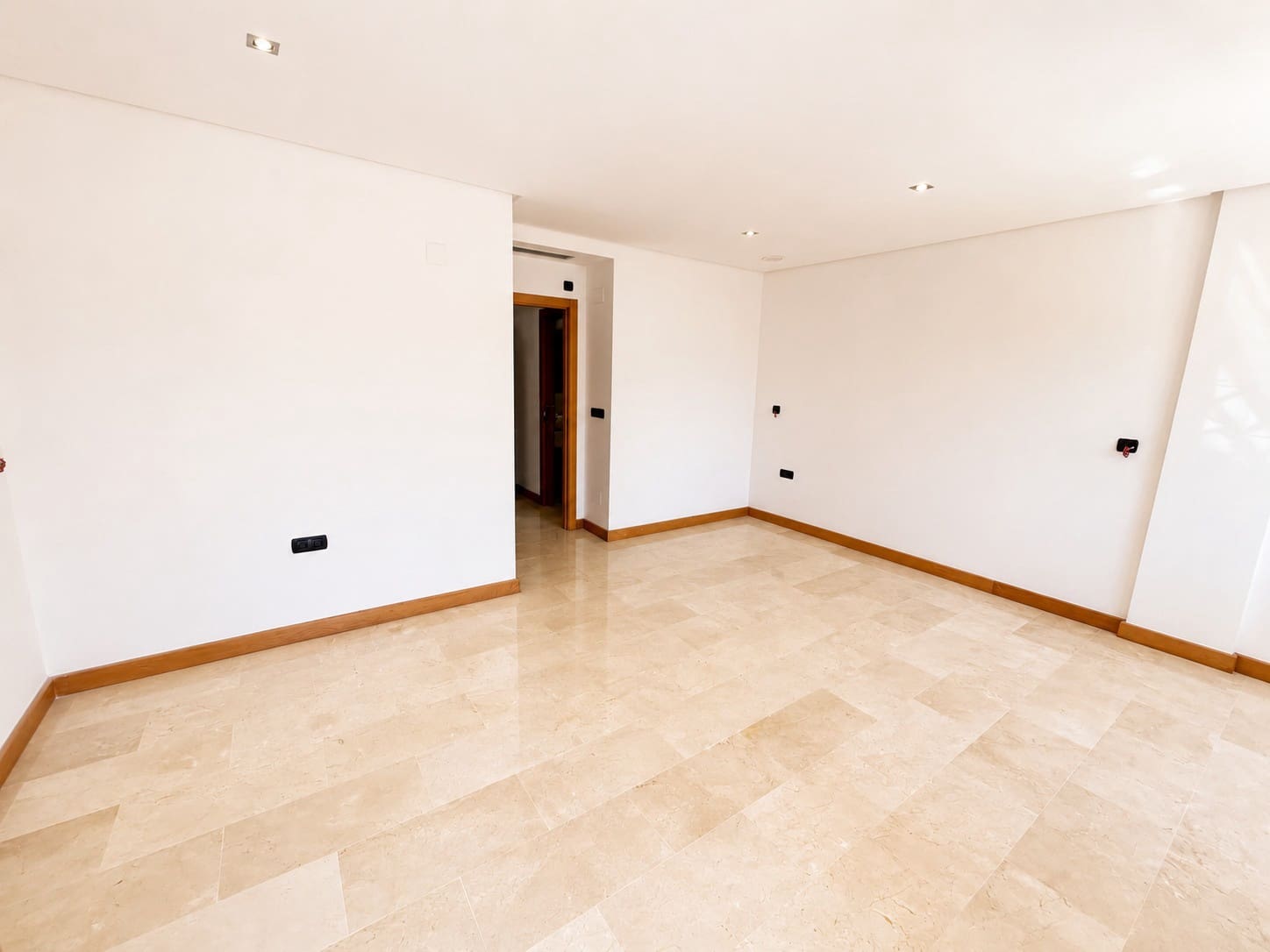 3 soveværelse Rækkehus til salg i Guardamar del Segura med swimmingpool garage - € 335.000 (Ref: 10010205)