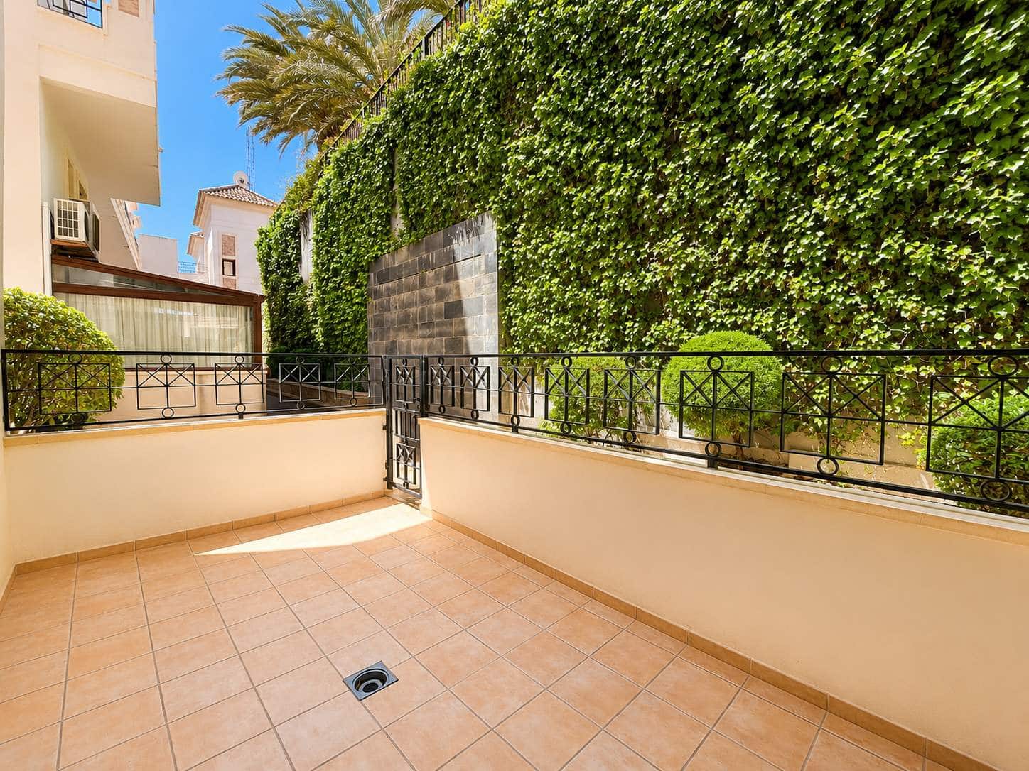 3 soveværelse Rækkehus til salg i Guardamar del Segura med swimmingpool garage - € 335.000 (Ref: 10010205)