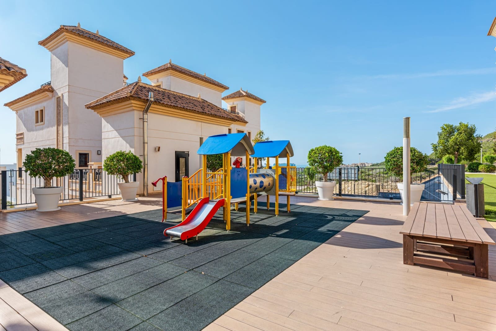 3 soveværelse Rækkehus til salg i Guardamar del Segura med swimmingpool garage - € 335.000 (Ref: 10010205)