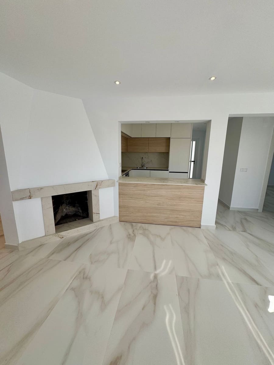 Chalet de 3 habitaciones en Torrevieja en venta - 665.000 € (Ref: 10010207)