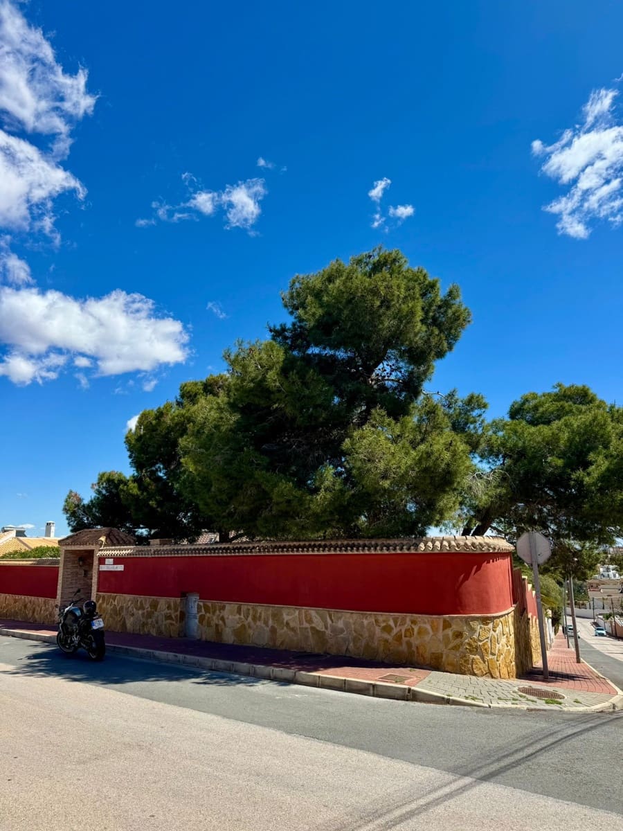 Chalet de 3 habitaciones en Torrevieja en venta - 665.000 € (Ref: 10010207)