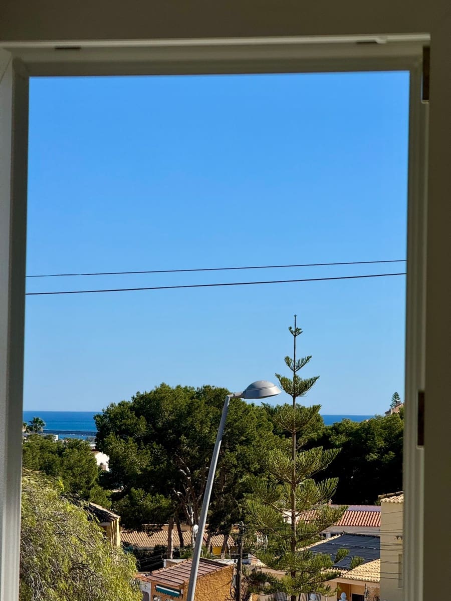 Chalet de 3 habitaciones en Torrevieja en venta - 665.000 € (Ref: 10010207)