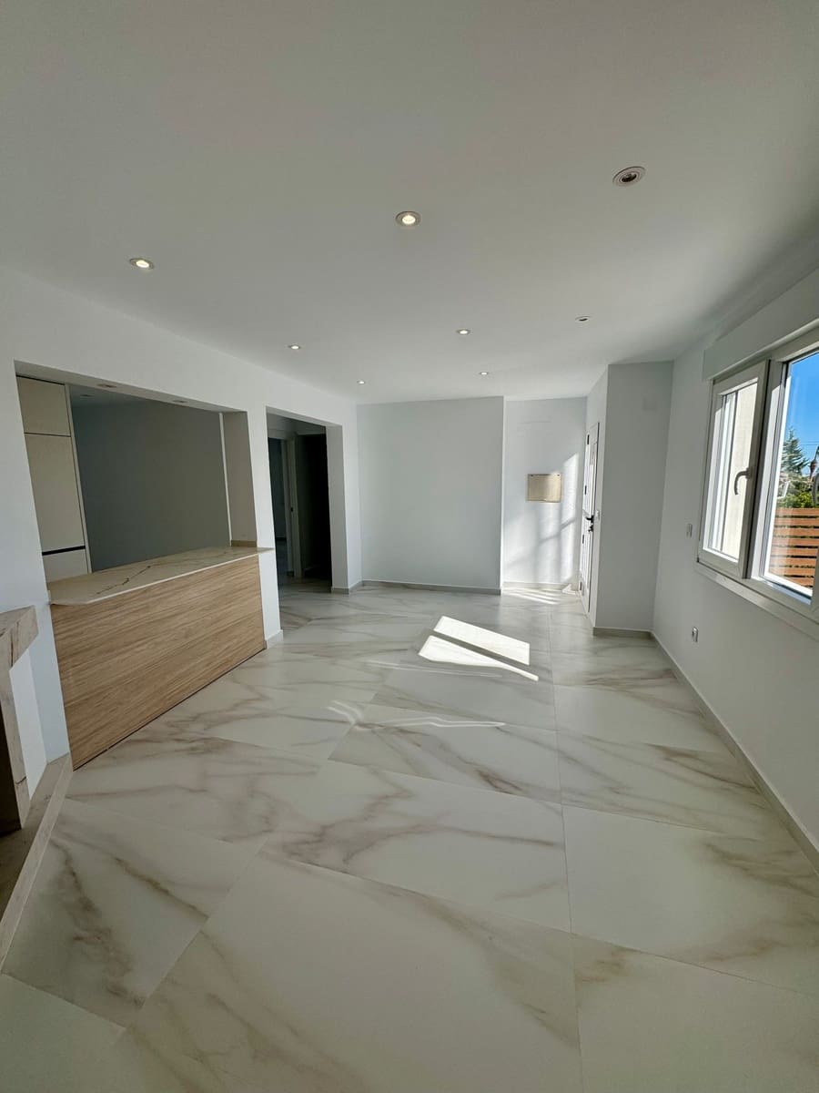 Chalet de 3 habitaciones en Torrevieja en venta - 665.000 € (Ref: 10010207)