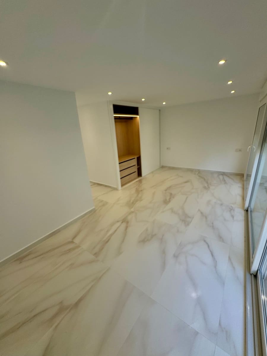 Chalet de 3 habitaciones en Torrevieja en venta - 665.000 € (Ref: 10010207)