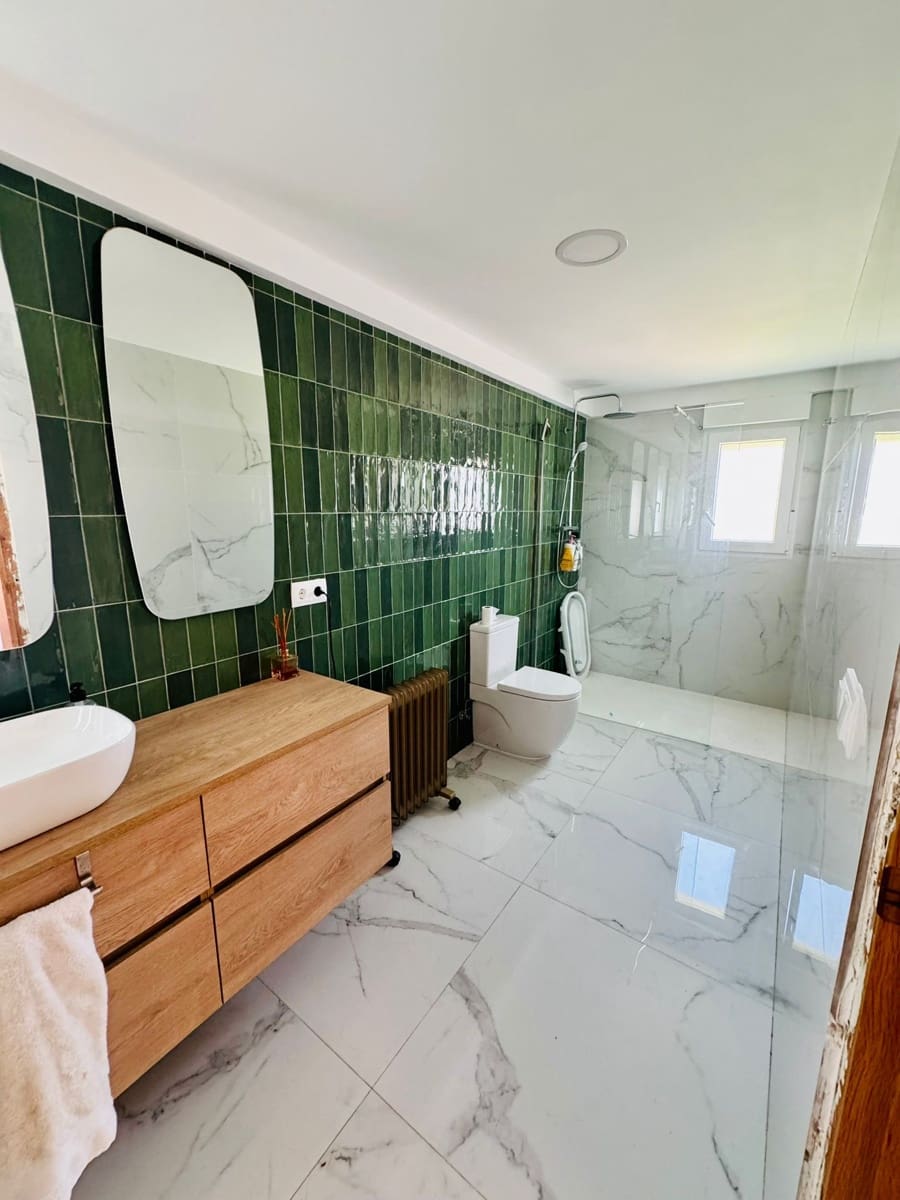 Chalet de 3 habitaciones en Torrevieja en venta - 665.000 € (Ref: 10010207)