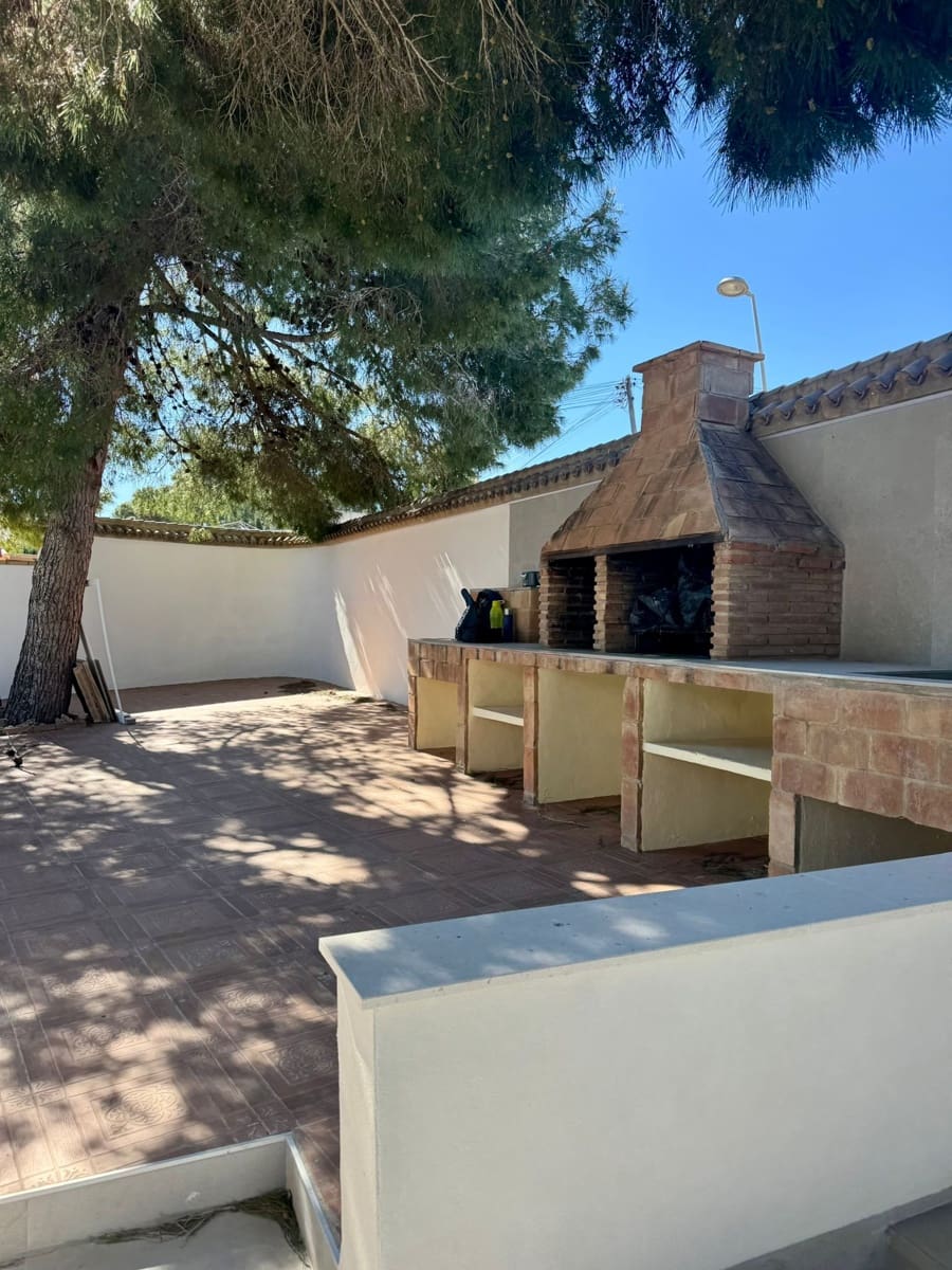 Chalet de 3 habitaciones en Torrevieja en venta - 665.000 € (Ref: 10010207)